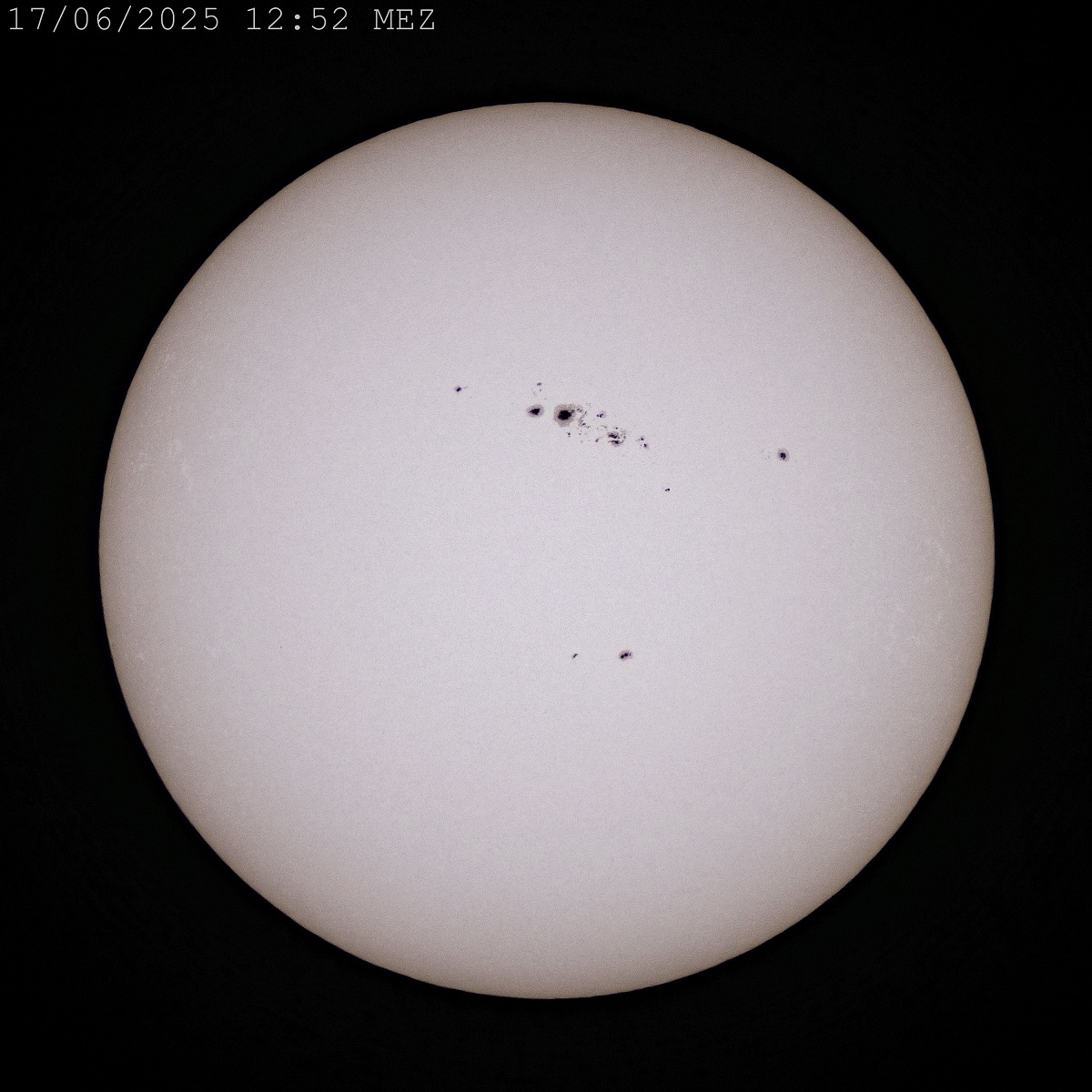 17.06.2025, Sonne mit Sonneflecken: Aufnahme und Bearbeitung: Wolfgang Richter