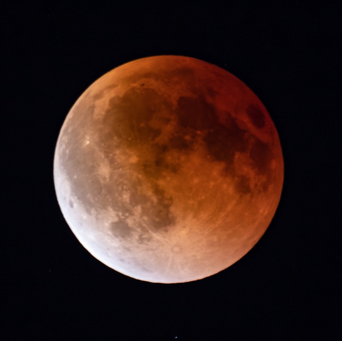 07.09.2025, Mondfinsternis, 19:52 Uhr: Aufnahme und Bearbeitung: Wolfgang Richter